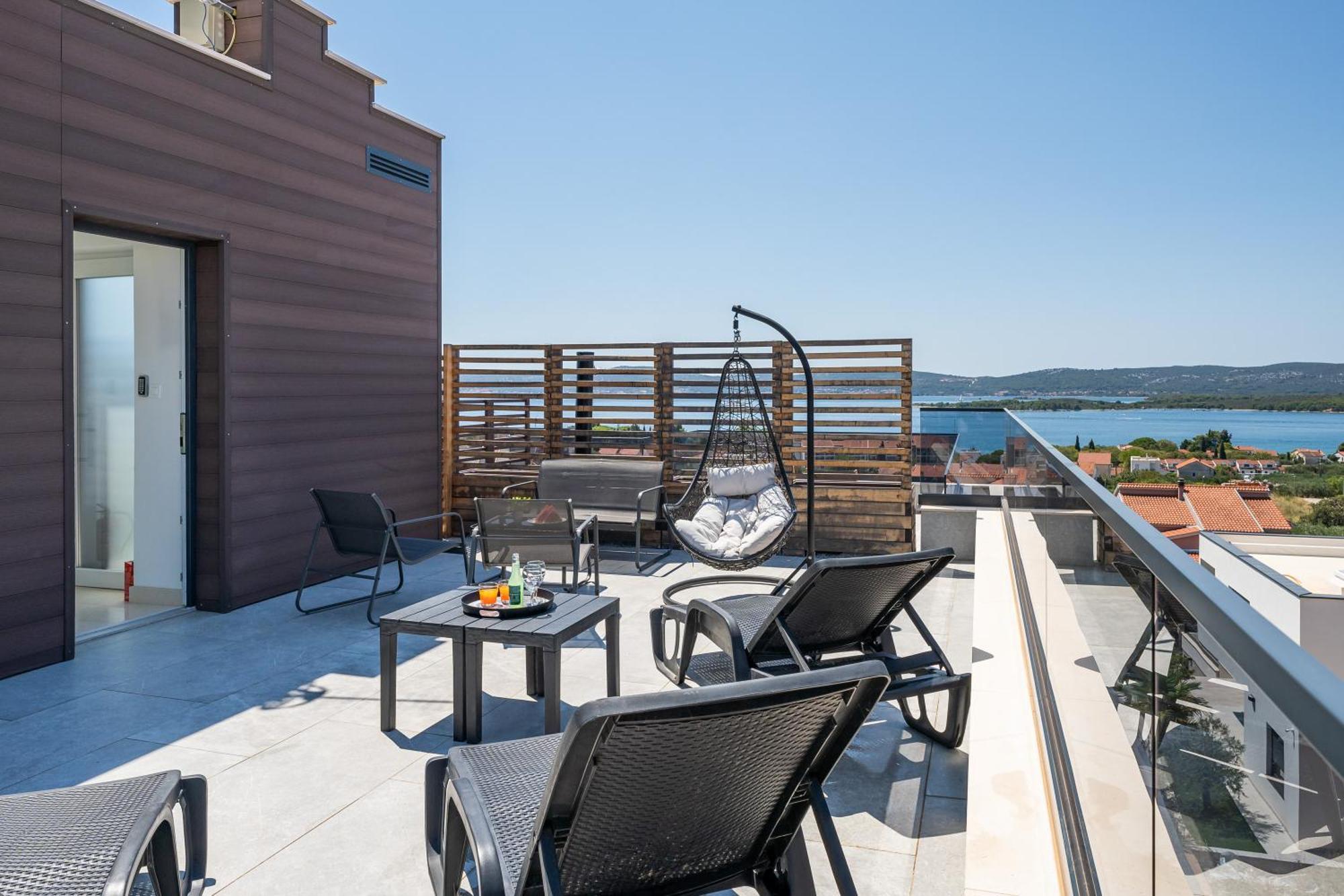 Sea Bay View Apartment - Appartement Avec Piscine Et Magnifique Vue Sur Mer Sveti Filip i Jakov Ngoại thất bức ảnh